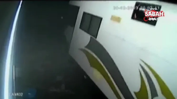 Hatay'da 6.4 büyüklüğünde deprem | Video