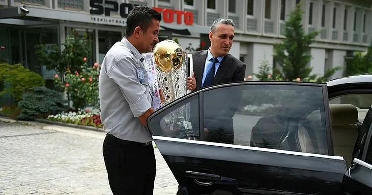 Şampiyonluk kupası İstanbul’a uğurlandı