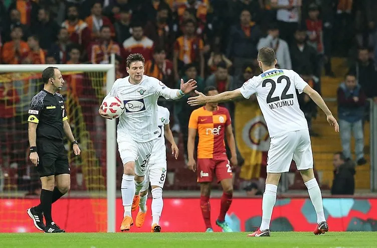 Galatasaray - Akhisarspor maçının kaderini değiştiren o an