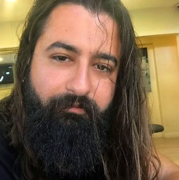 Koray Avcı konserlerinden önce her yere tükürüyormuş