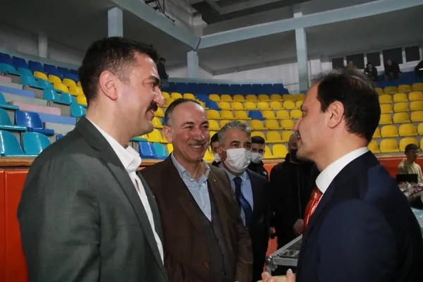kirikkale-valiliginden-haci-tasan-gecesi-1647123783652.jpeg