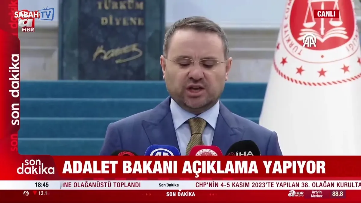 Adalet Bakanı Akın Gürlek’ten mutlak butlan açıklaması: “Süreç CHP’lilerin başvurusuyla başladı” videosunu izle Adalet Bakanı Akın Gürlek’ten mutlak butlan açıklaması: “Süreç CHP’lilerin başvurusuyla başladı” videosunu izle