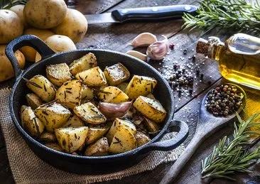 Biberiyeli kekikli fırın patates tarifi: Biberiyeli kekikli fırın patates nasıl yapılır?
