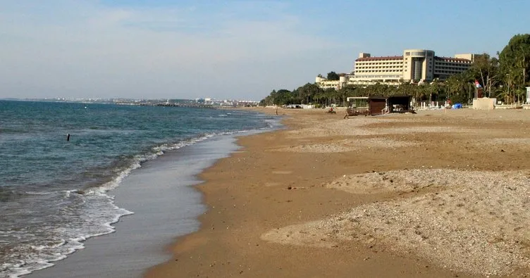 Manavgat’ta sahiller boş kaldı