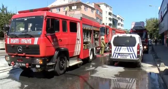 Seyir haldeki İETT otobüsü alev aldı! Yolcu olmaması olası faciayı önledi
