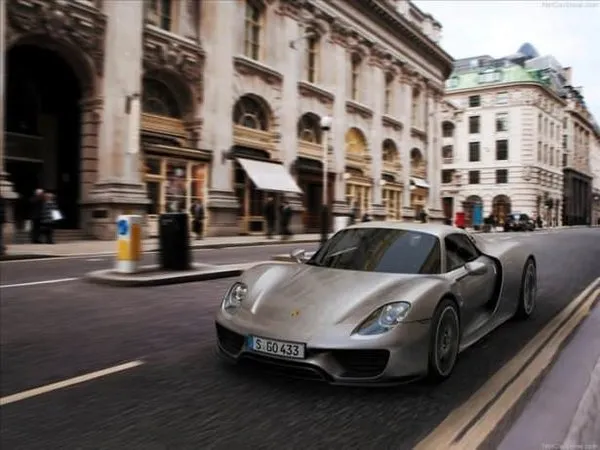Porsche 918 Spyder son kez üretildi