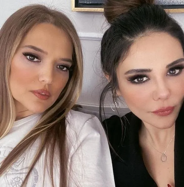 Demet Akalın Yalçın Dümer�in eski eşi Esra Balamir�i yerin dibine soktu