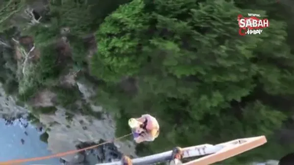 Uçurumdan düşen adam helikopterle kurtarıldı | Video