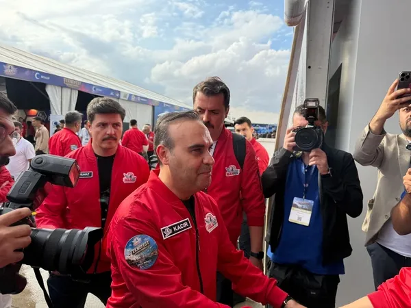bakan-kacir-sanliurfada-olmaktan-mutluluk-duyuyoruz-1790949453413.jpg