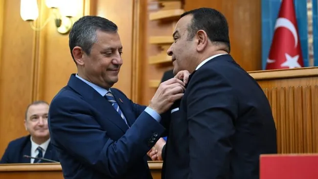 SON DAKİKA... CHP Ankara Milletvekili Adnan Beker partisinden istifa etti