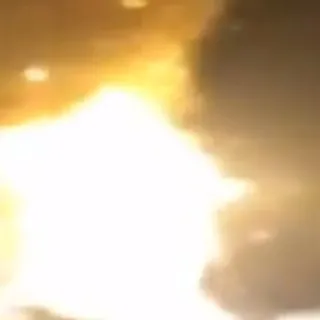 Hindistan’da tren kalabalığa daldı, çok sayıda ölü var