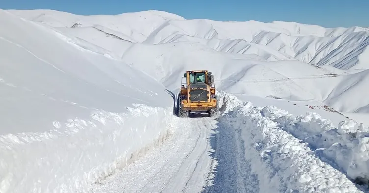Hakkari’de 284 köy yolu ulaşıma kapandı