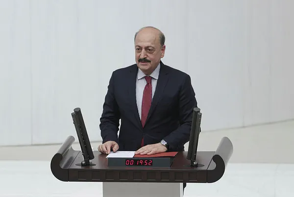 son-dakika-calisma-ve-sosyal-guvenlik-bakani-vedat-bilginden-asgari-ucret-ve-3600-ek-gosterge-aciklamasi-1639250208384.jpg