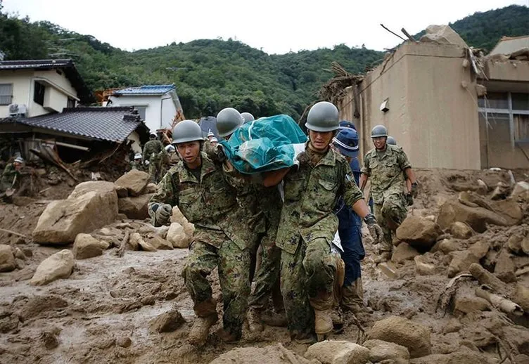 Japonya’da sel ve toprak kayması