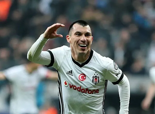 Son dakika! Gary Medel Beşiktaş'tan ayrılıyor