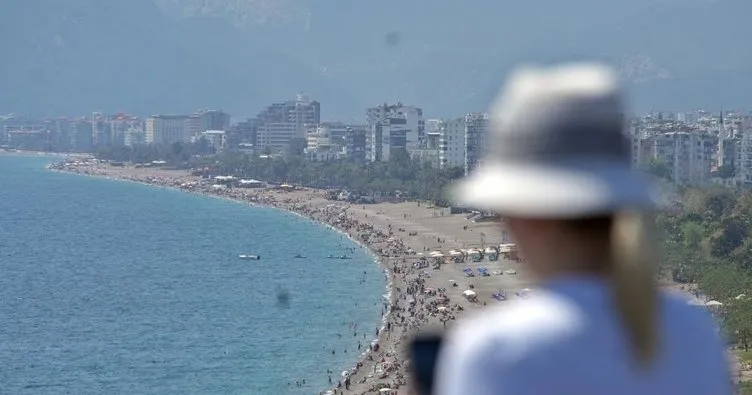 Antalya’da hava sıcakları düşmesine rağmen mevsim normallerinin üzerinde seyrediyor