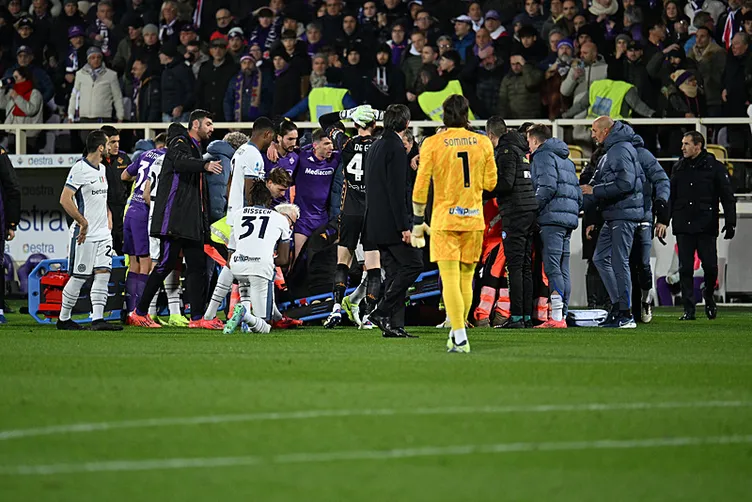 Fiorentina - Inter maçını yarıda bırakan olay! Edoardo Bove bir anda yere yığıldı! Son durumu açıklandı...