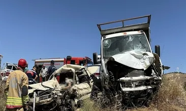 Manisa’da feci kaza! Otomobil kamyonet ile çarpıştı: 1 ölü 1 yaralı