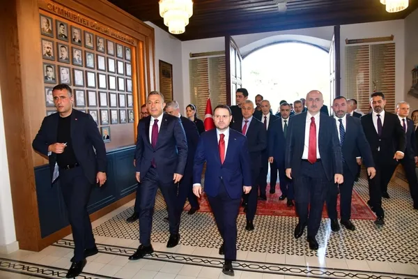 adalet-bakani-gurlekten-trabzonda-kritik-mesajlar-suc-orgutlerine-taviz-yok-1786613726833.jpeg