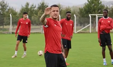 Sivasspor’da Rey Manaj takımla çalıştı