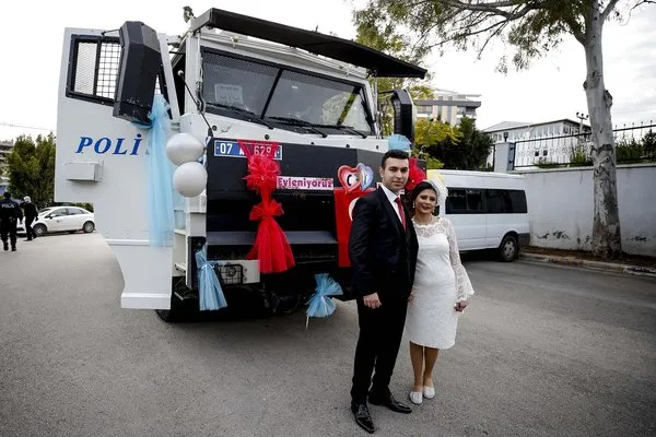 Antalya'da evlenen polis çiftin ilginç hikayesi