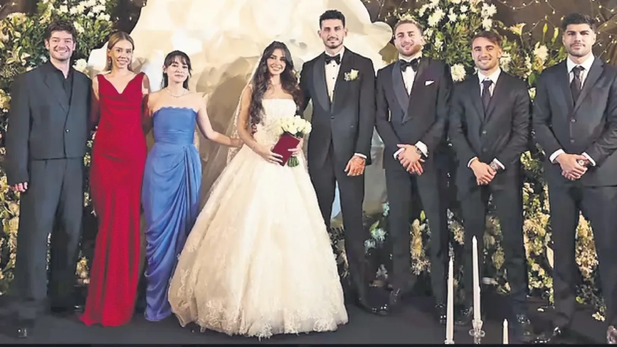 Milli futbolcunun mutlu günü – Son Dakika Magazin Haberleri Milli futbolcunun mutlu günü – Son Dakika Magazin Haberleri