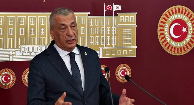 son-dakika-kemal-kilicdaroglunun-arinma-cagrisi-sonrasi-chp-karisti-gaziantep-milletvekili-hasan-ozturkmen-hak-1779367891818.jpg SON DAKİKA... Kemal Kılıçdaroğlu'nun 'arınma' çağrısı sonrası CHP karıştı! Gaziantep Milletvekili Hasan Öztürkmen hakkında ihraç talebi!