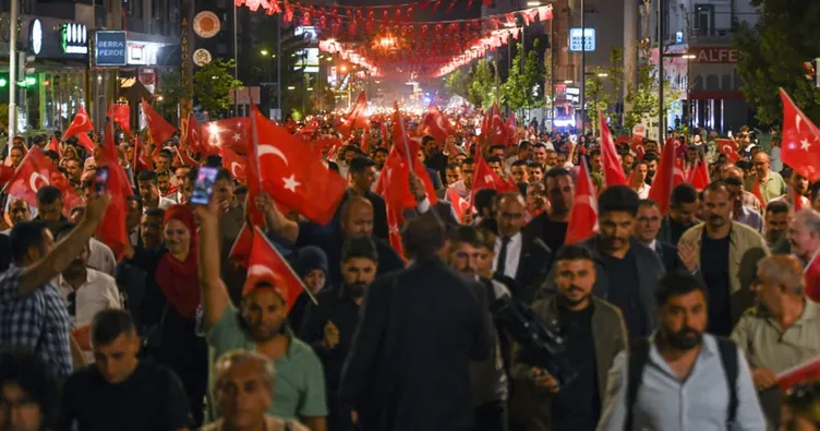 Van’da 15 Temmuz demokrasi yürüyüşü