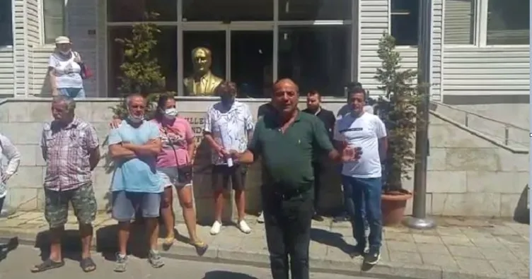 Adalar Belediyesi önünde protesto