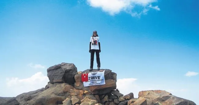İzmirli kadın dağcı, İran’da bayrağımızı zirveye taşıdı