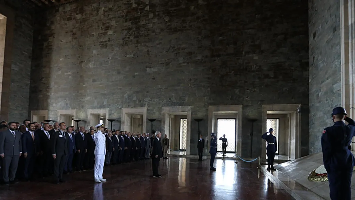Aziz Yıldırım, Anıtkabir’i ziyaret etti!