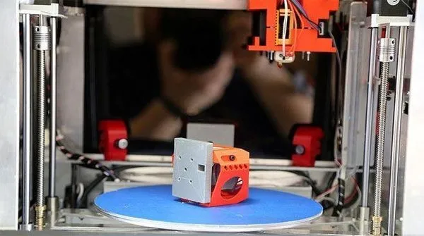 Bursa'da 3D boyutlu kopya makinesi üretttiler