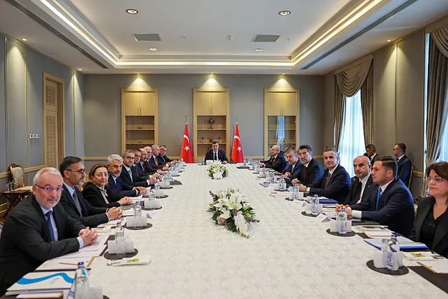 fon-kurulu-6nci-toplantisini-yapti-tasfiye-edilen-fon-sayisi-131den-65e-dustu-1792338146840.jpeg Fon Kurulu 6'ncı toplantısını yaptı! Tasfiye edilen fon sayısı 131'den 65'e düştü