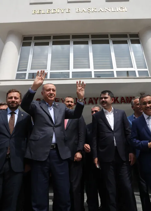 Başkan Erdoğan'a Rize ve Trabzon'da vatandaşlardan yoğun ilgi