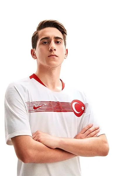Fenerbahçe’nin genç yıldızı Ömer Faruk Beyaz’a Galatasaray talip oldu!