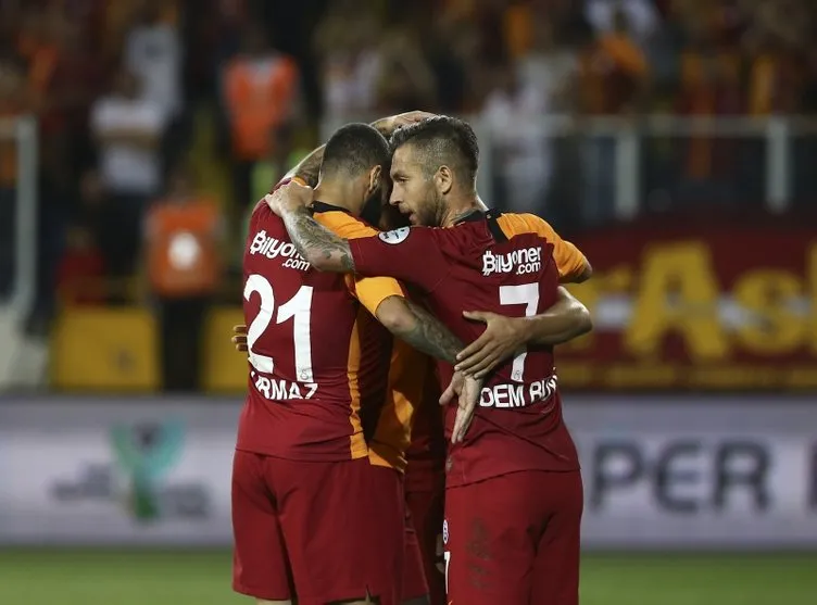 Akhisarspor - Galatasaray maçından kareler
