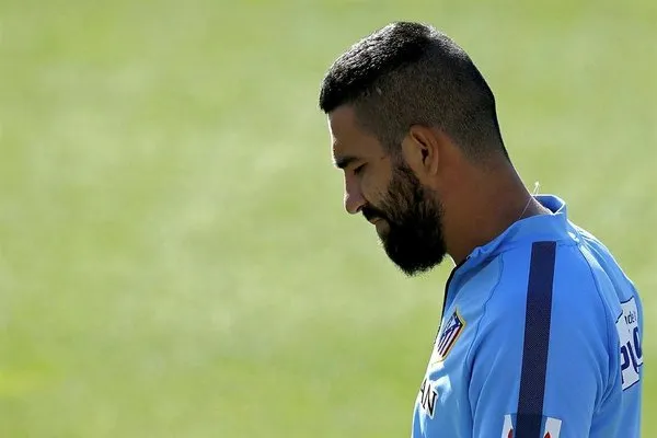 Türkiye'de yetişip yurt dışında takım değiştiren 10 Türk futbolcuyu