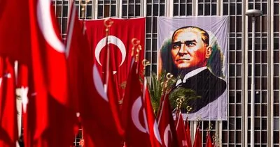 En güzel Atatürk fotoğrafları, Bandırma Vapuru ve Türk bayrağı resimleri! 19 Mayıs Atatürk’ü Anma Gençlik ve Spor Bayramı’na özel görseller