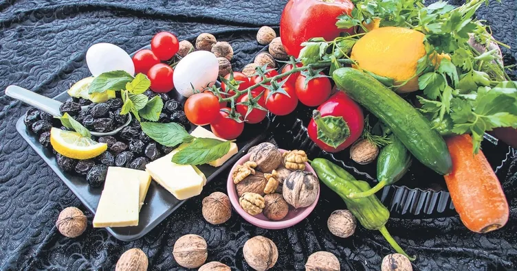 Hafif yiyip bol su için