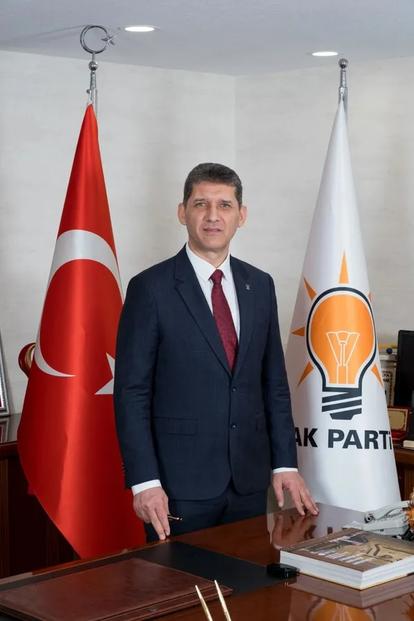 ak-partiden-chpli-antalya-buyuksehir-belediyesine-7-yildir-eser-yok-hizmet-yok-ama-baklava-kutulari-var-1771853633463.jpg