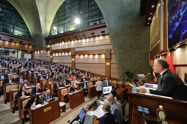 istanbulda-20-ilcenin-2026-yili-mali-butceleri-kabul-edildi-adalar-belediyesi-957-milyon-tl-esenyurt-belediyes-1763395508914.jpeg