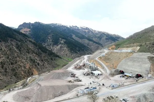Türkiye'nin en büyük tünellerinden biri Eğribel Geçidi'ne yapılıyor