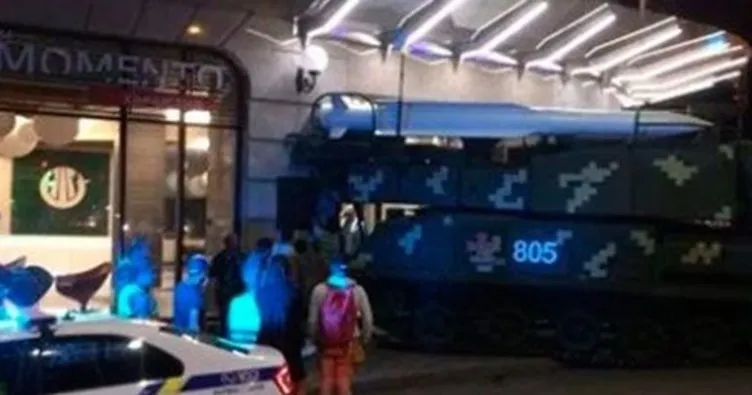 Kiev’de füze taşıyan askeri araç binaya çarptı