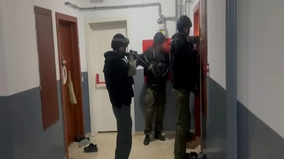 İstanbul’da DEAŞ operasyonu: 11 şüpheli gözaltına alındı İstanbul’da DEAŞ operasyonu: 11 şüpheli gözaltına alındı