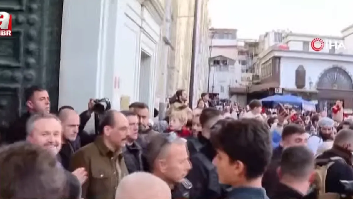 Son dakika: MİT Başkanı İbrahim Kalın Şam'da! Emevi Camii'nde namaz kıldı