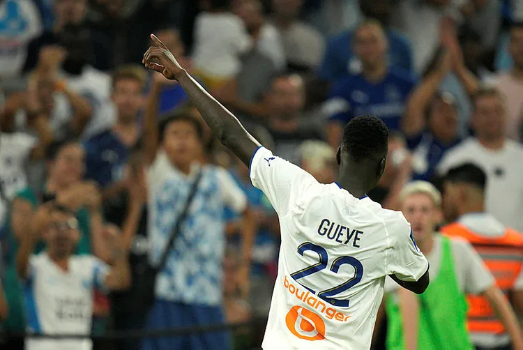 fenerbahceden-surpriz-transfer-girisimi-pape-gueye-gundeme-geldi-1707208776668.jpg
