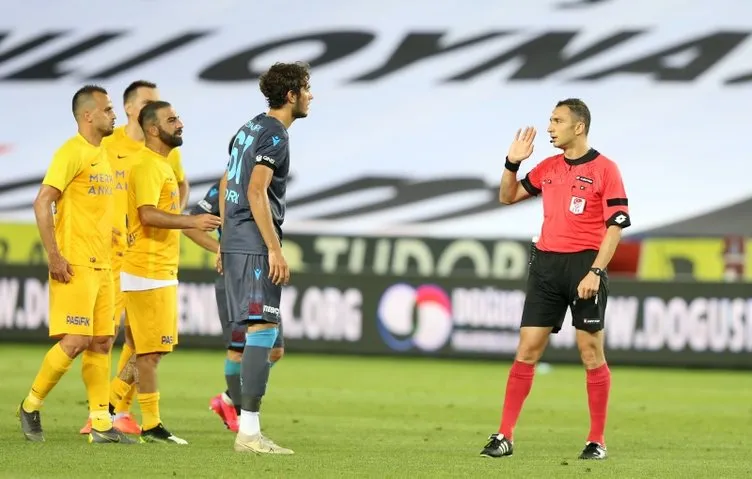 Usta yazardan olay sözler! Trabzon’a verilmeyen penaltıda...