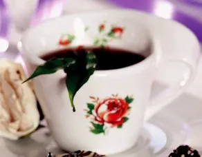 Çikolata Kutucukları ve Kakaolu Çay