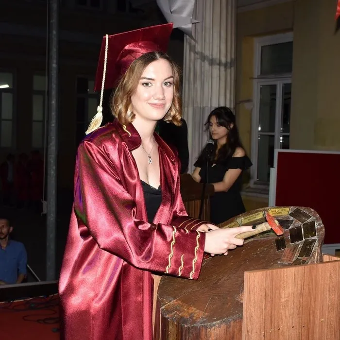 İşte YKS Türkiye şampiyonları: Selin Aşıkiraz ve Zeynep Dila Kuyucu başarının sırrını açıkladı!