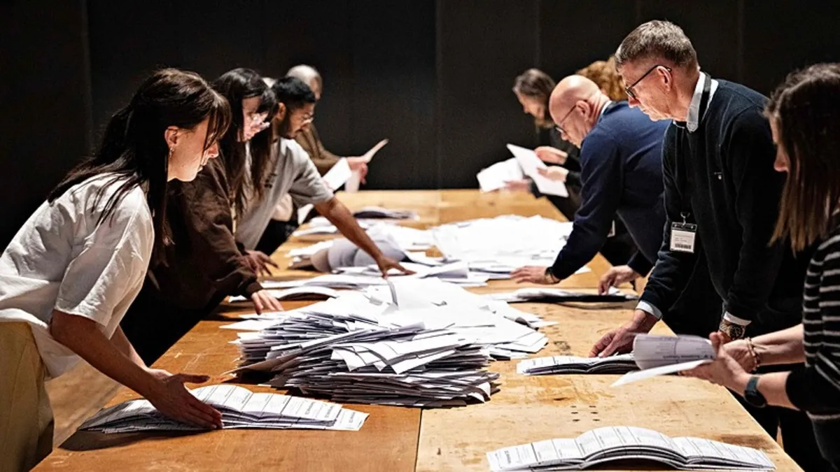 Danimarka seçimlerinde sandık çıkış anketleri açıklandı Danimarka seçimlerinde sandık çıkış anketleri açıklandı